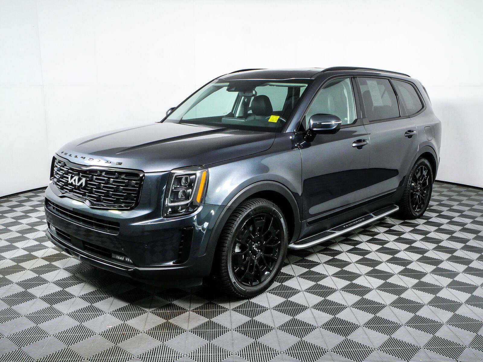 Used 2022 Kia Telluride SX w/ Nightfall Edition Package AWD/4WD image 27