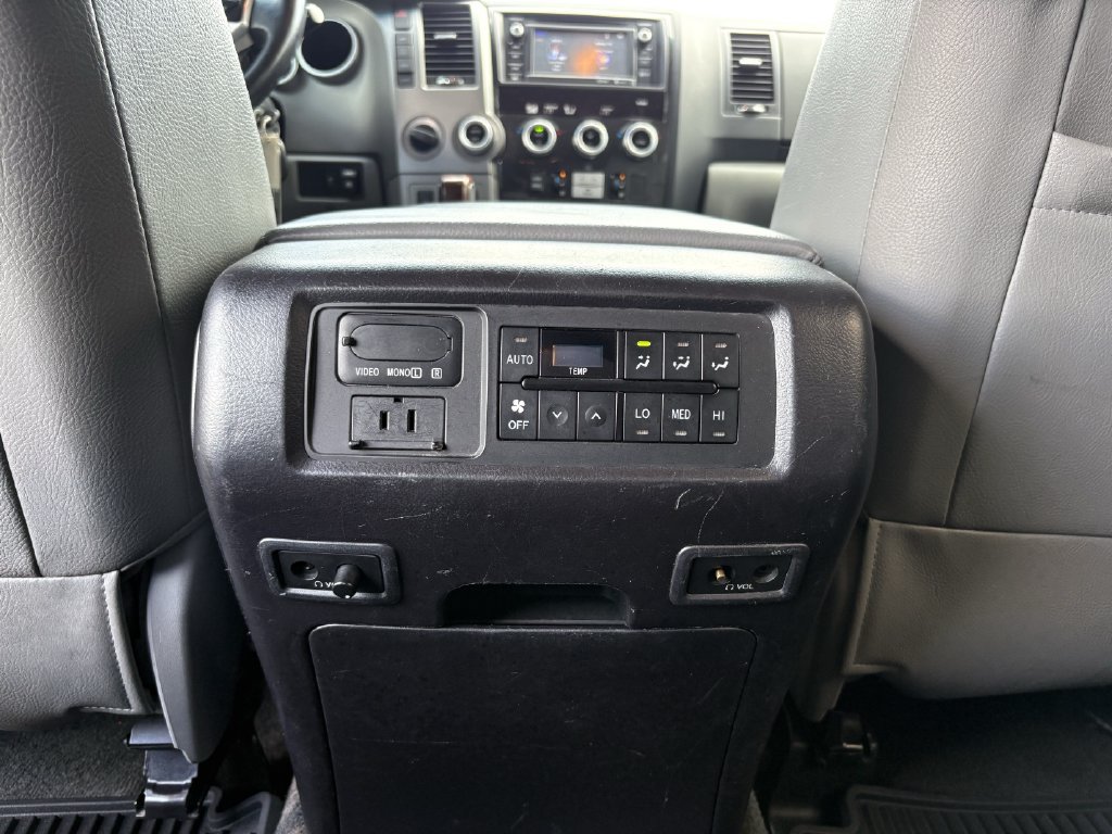 Used 2014 Toyota Sequoia Platinum AWD/4WD image 27