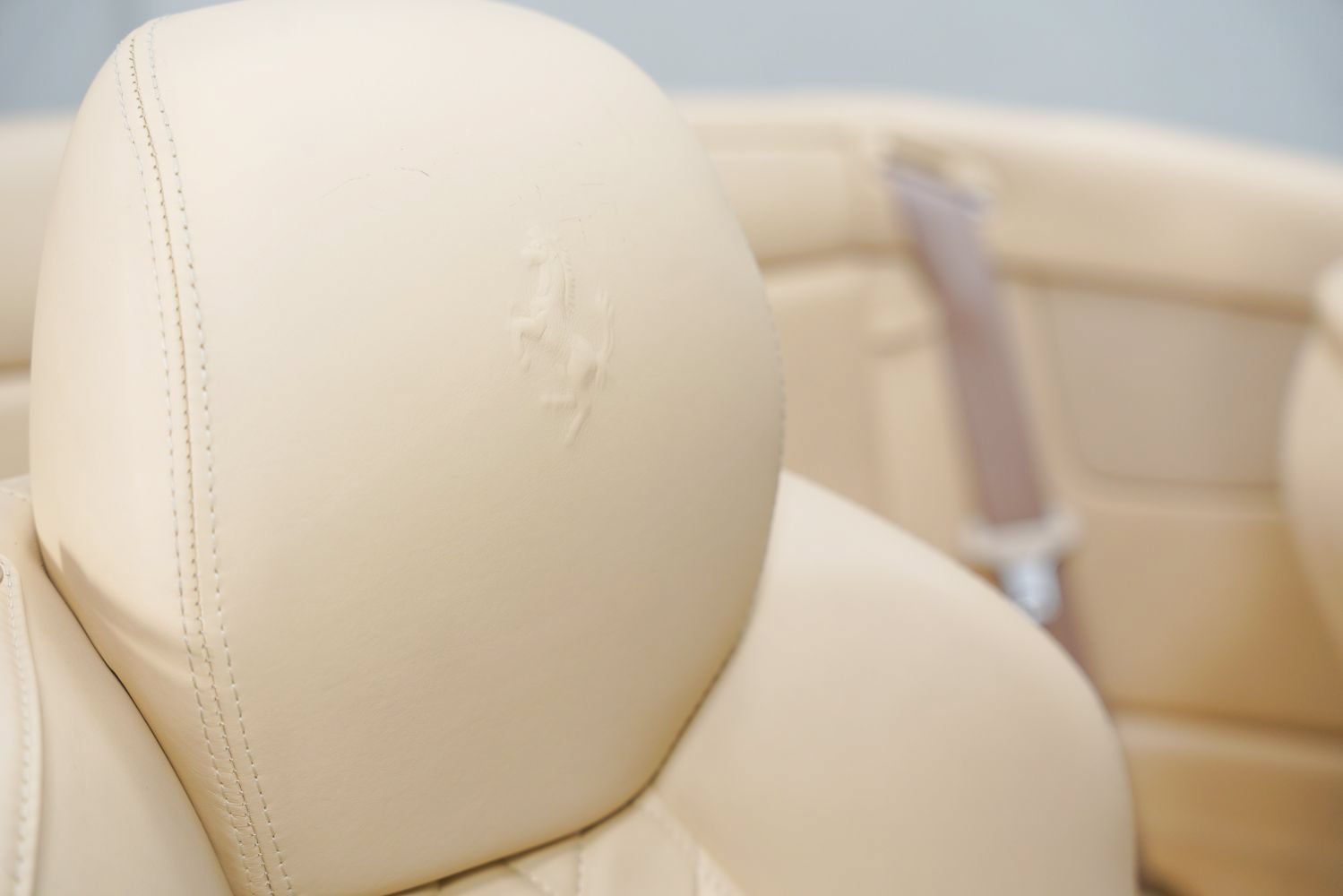 Used 2012 Ferrari California RWD image 29