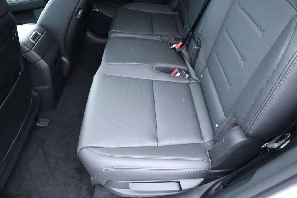 Used 2025 Hyundai Santa Fe Limited AWD/4WD image 13