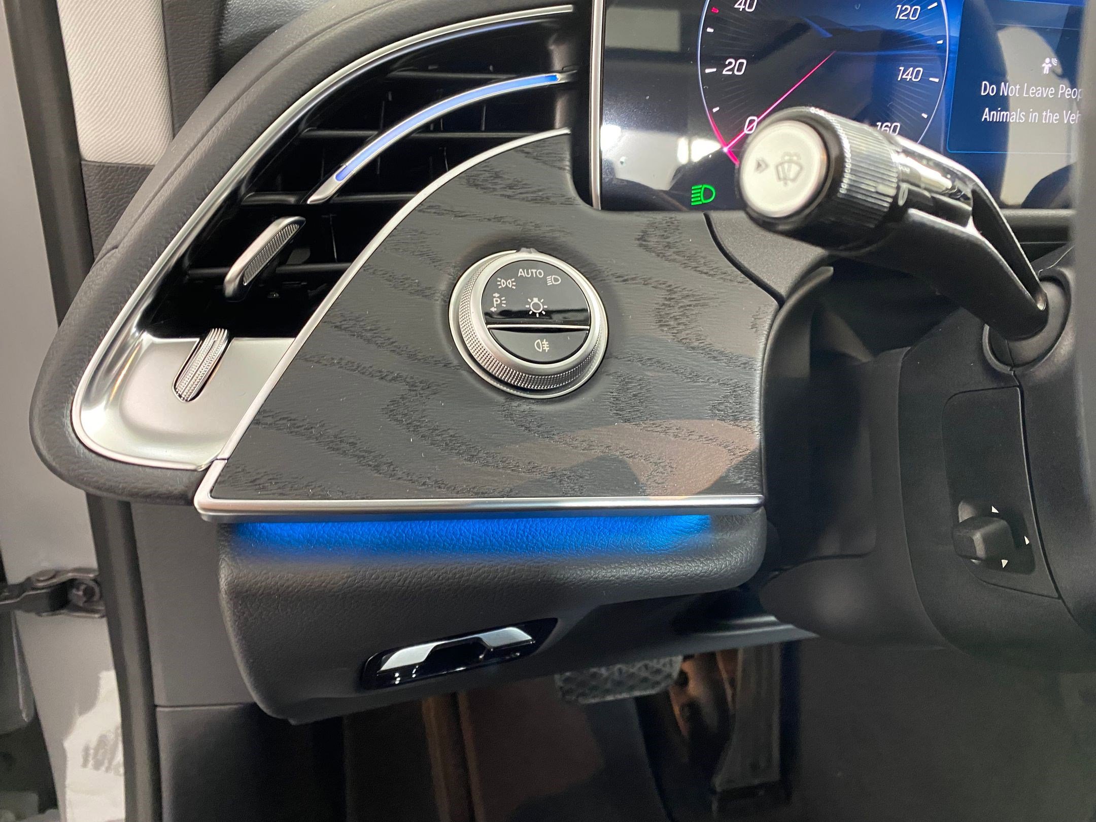 New 2026 Mercedes-Benz E 350 4MATIC Sedan image 4