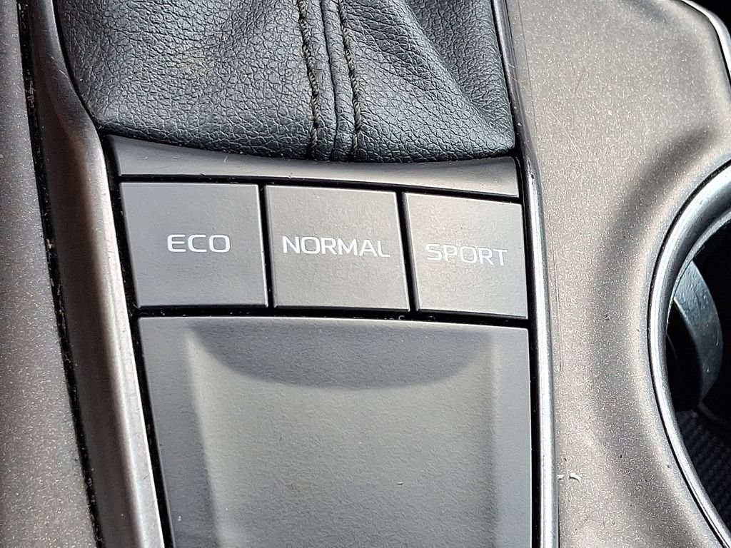 Used 2024 Toyota Camry SE FWD image 24