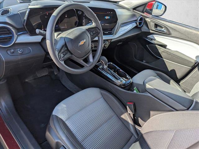 Used 2025 Chevrolet Trax LT image 12