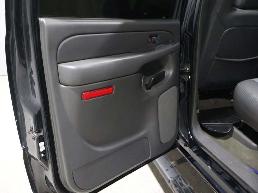 Used 2006 GMC Sierra 1500 SLT w/ Light Duty Power Package image 19