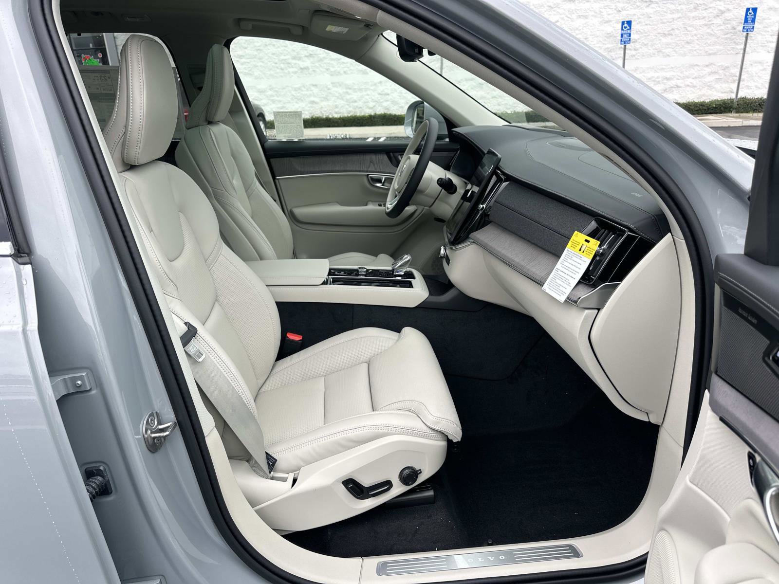 New 2026 Volvo XC90 B6 Ultra w/ Protection Package AWD/4WD image 21