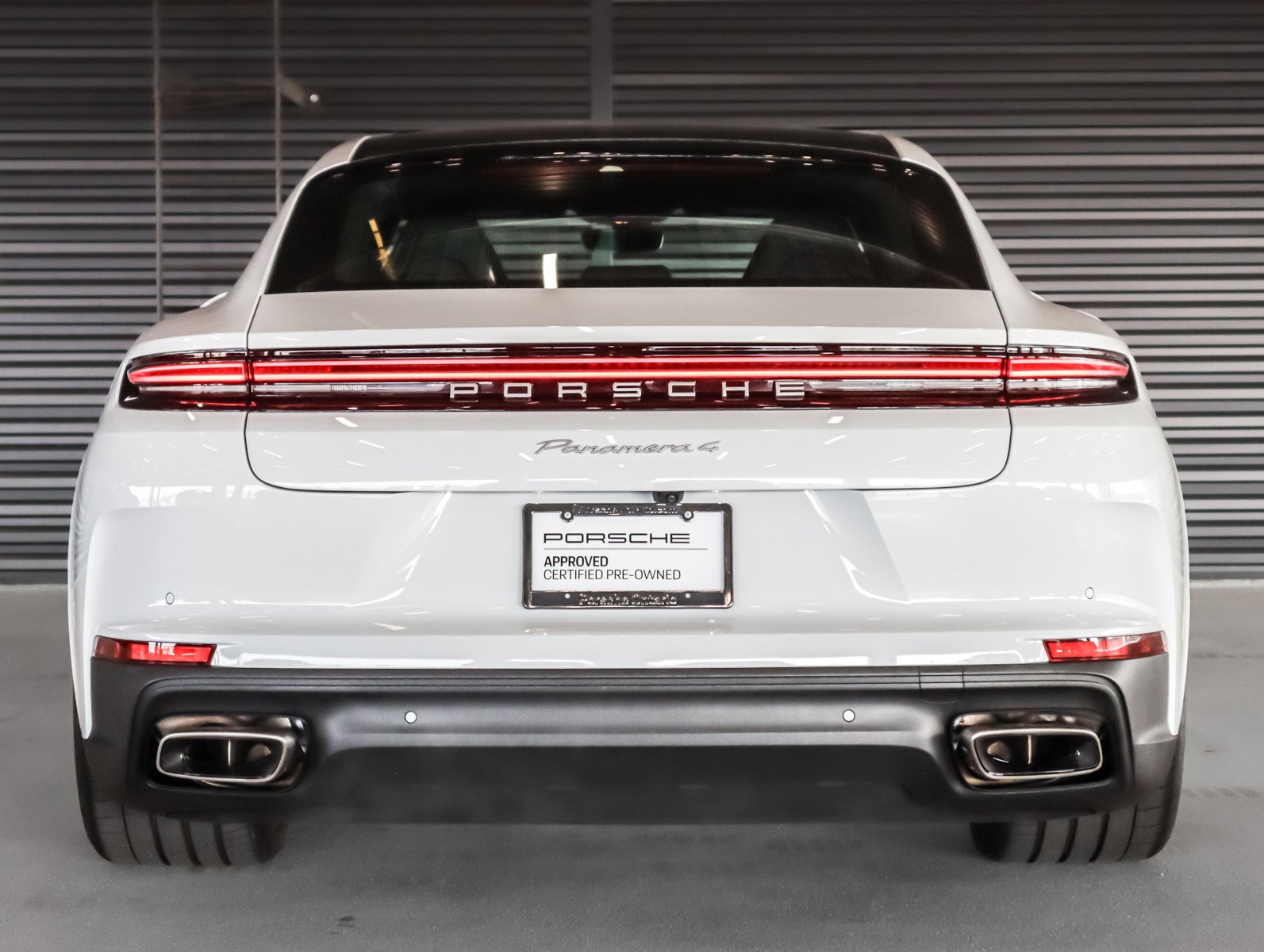 Certified 2025 Porsche Panamera 4 image 9
