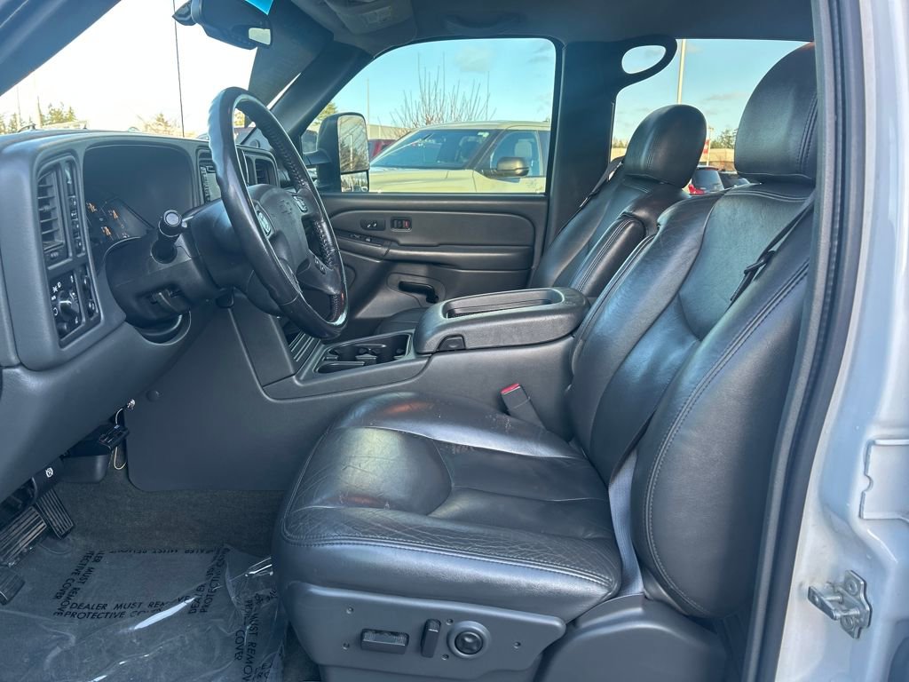 Used 2005 Chevrolet Silverado 3500 LT w/ Heavy-Duty Power Package image 5