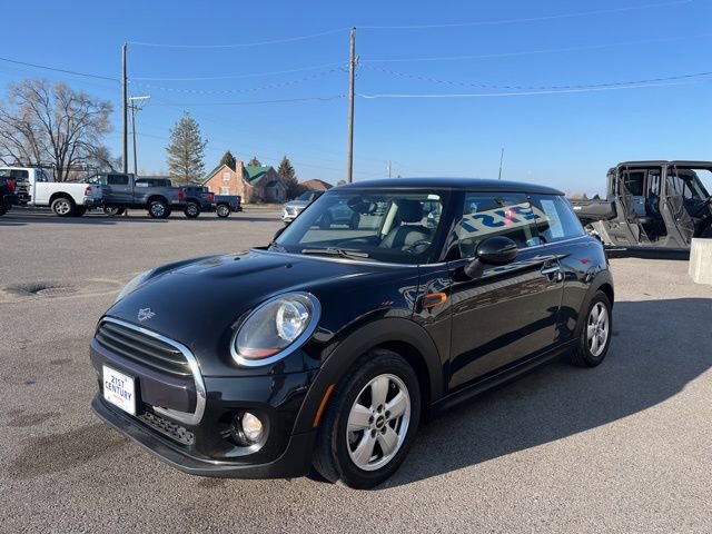 Used 2019 MINI Cooper 2-Door Hardtop image 3