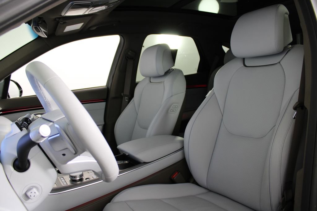 Used 2026 Genesis GV70 2.5T Advanced image 17