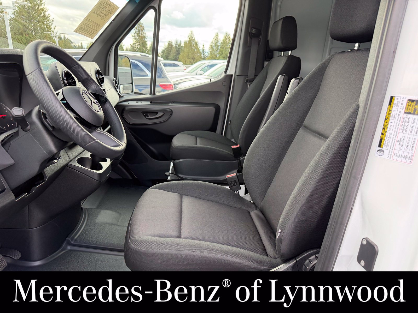 Used 2025 Mercedes-Benz Sprinter 2500 image 16