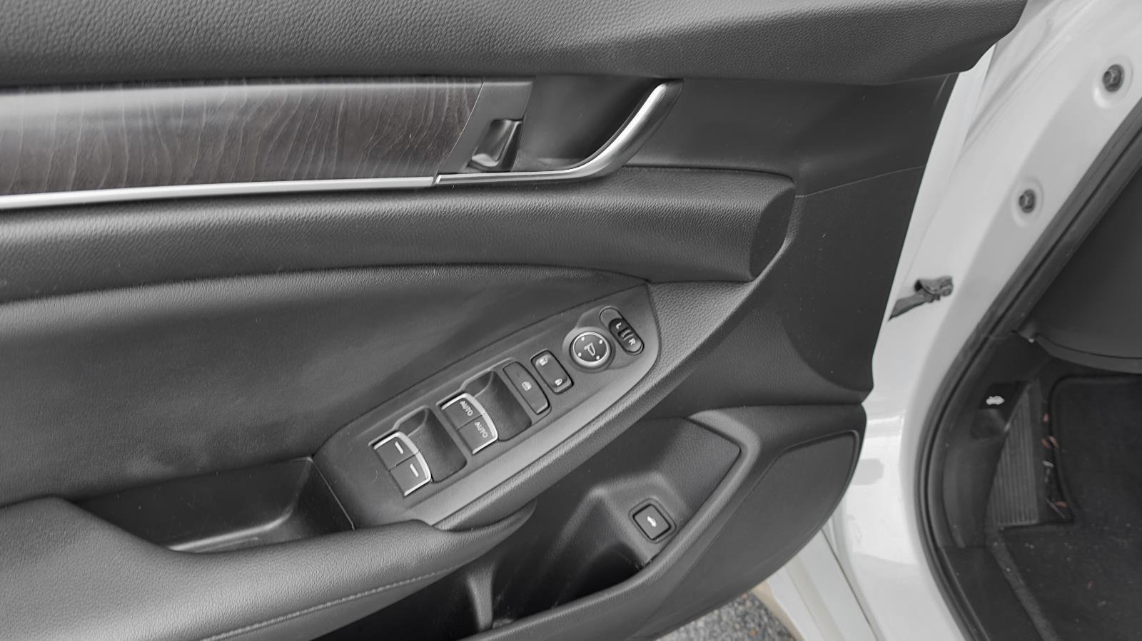 Used 2020 Honda Accord EX image 10