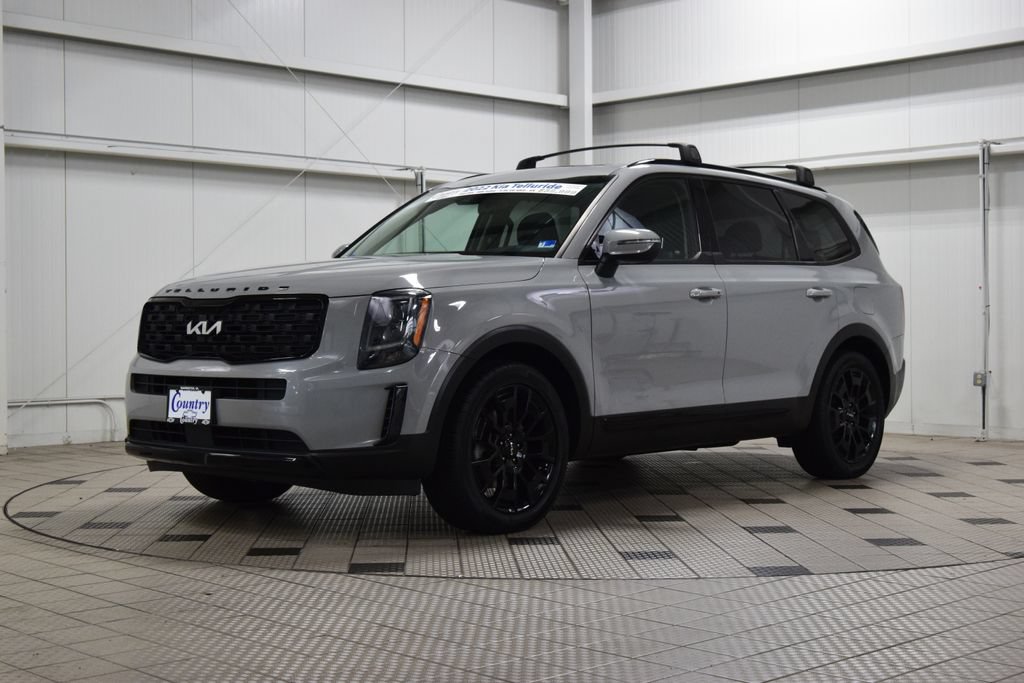 Used 2022 Kia Telluride EX w/ EX Premium Package AWD/4WD image 3