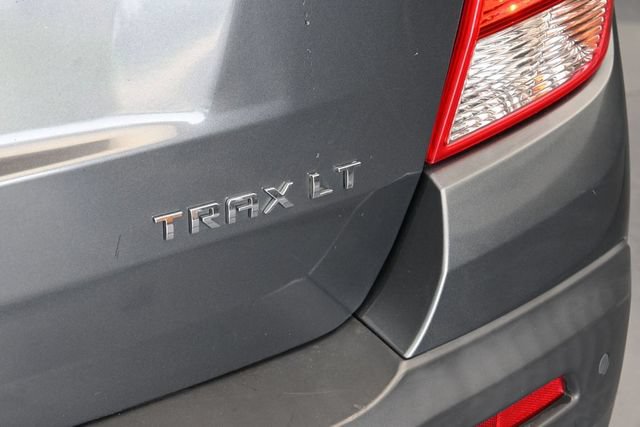 Used 2016 Chevrolet Trax LT w/ LT Sun and Sound Package FWD image 11