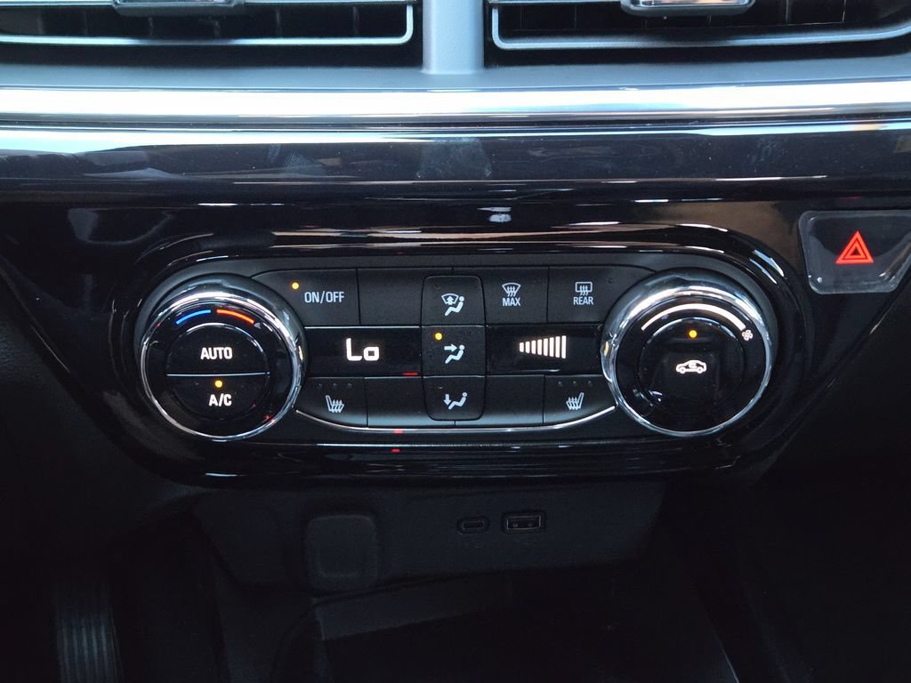 New 2026 Chevrolet Trax RS w/ Sunroof Package FWD image 10