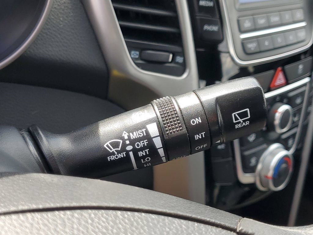 Used 2017 Hyundai Elantra GT FWD image 25