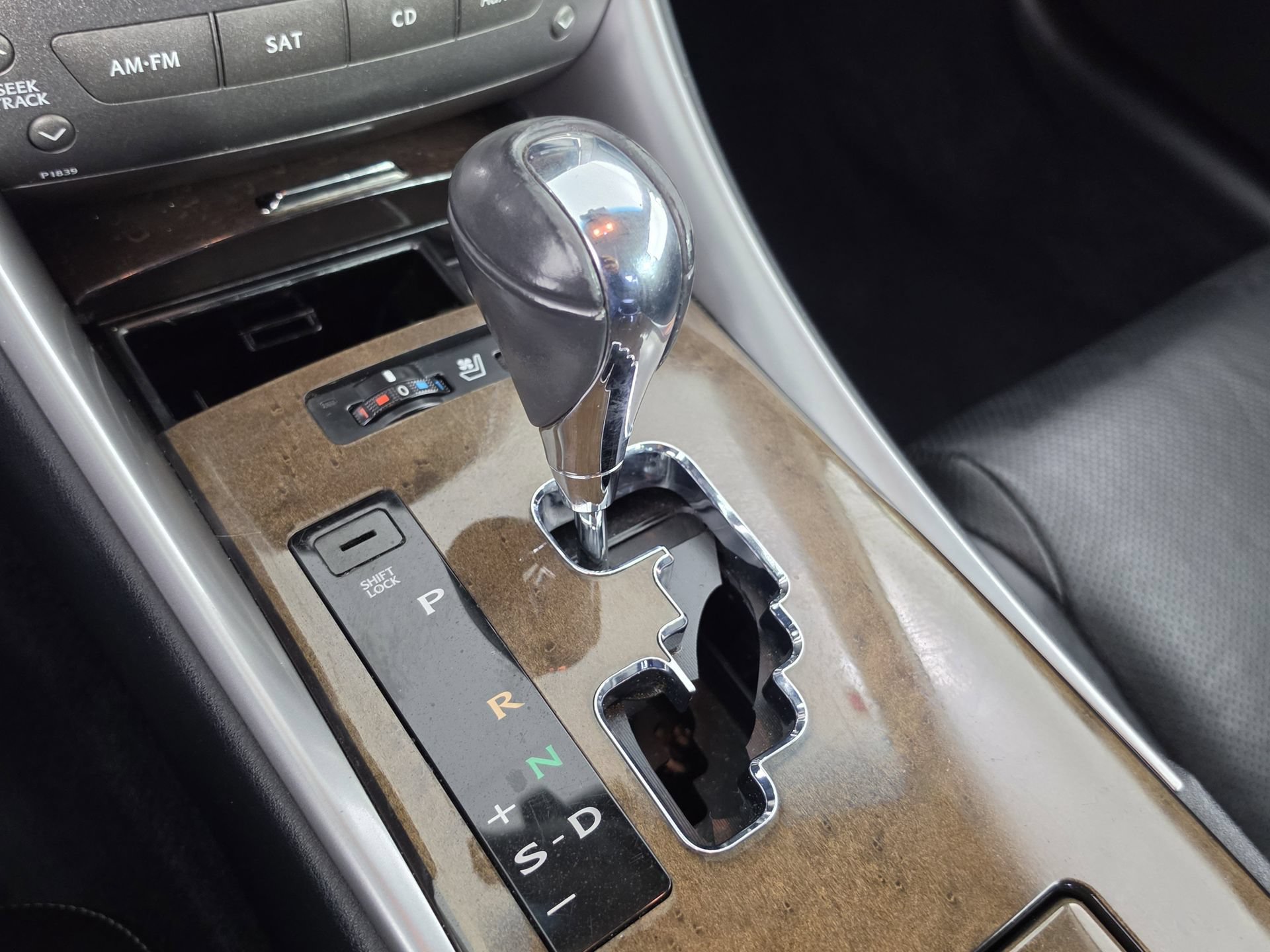 Used 2010 Lexus IS 350C RWD image 29
