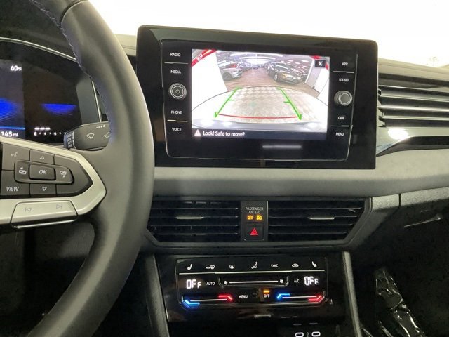 Used 2025 Volkswagen Jetta SE image 27