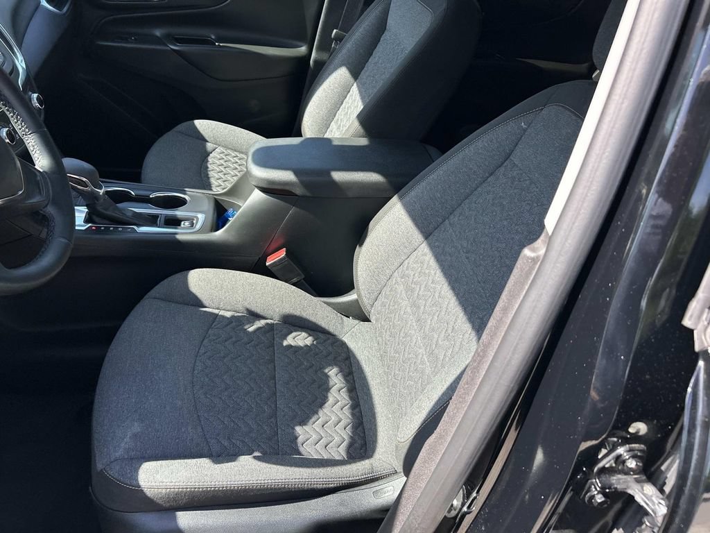 Used 2024 Chevrolet Equinox LT FWD image 16