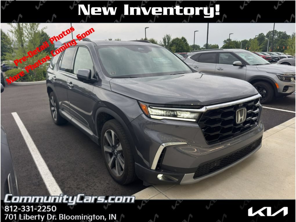 Used 2025 Honda Pilot Elite image 1