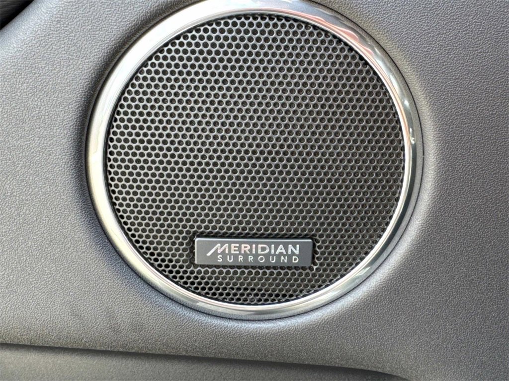 Certified 2024 Land Rover Discovery Sport Dynamic SE image 22