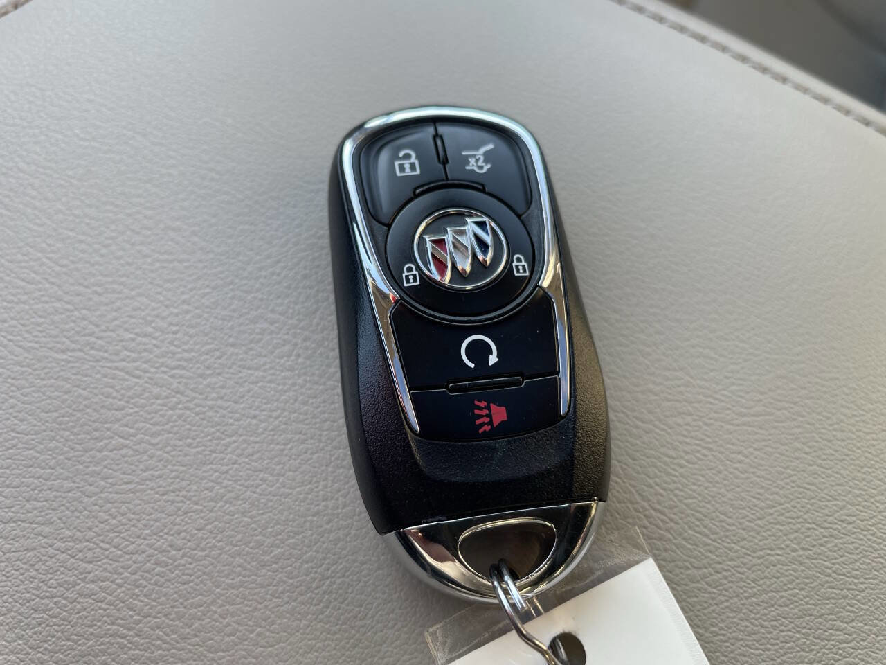 Used 2021 Buick Enclave Essence image 29