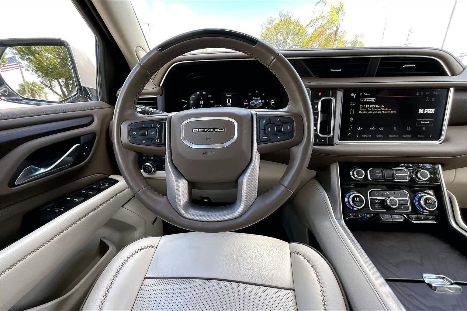 Used 2024 GMC Yukon Denali w/ Advanced Technology Package AWD/4WD image 10
