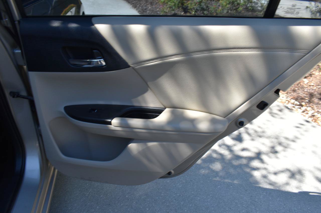 Used 2015 Honda Accord EX-L image 39