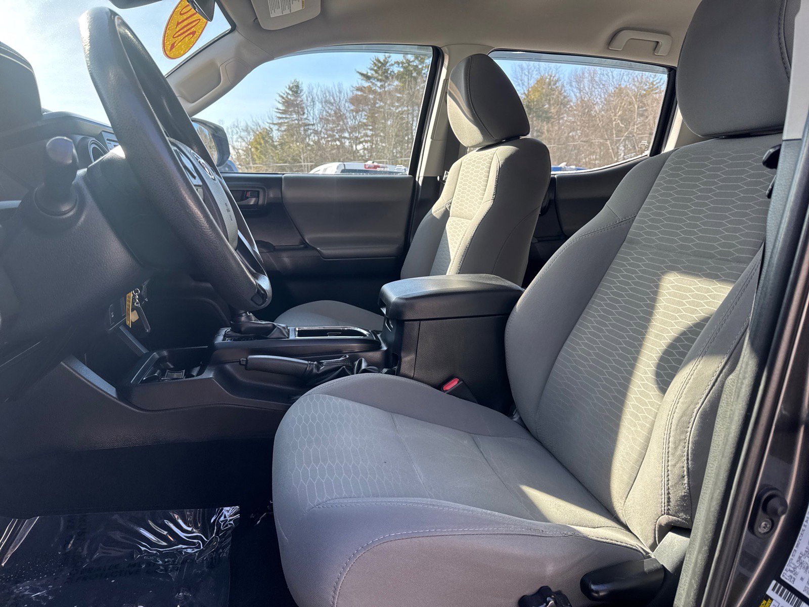 Used 2018 Toyota Tacoma SR image 8