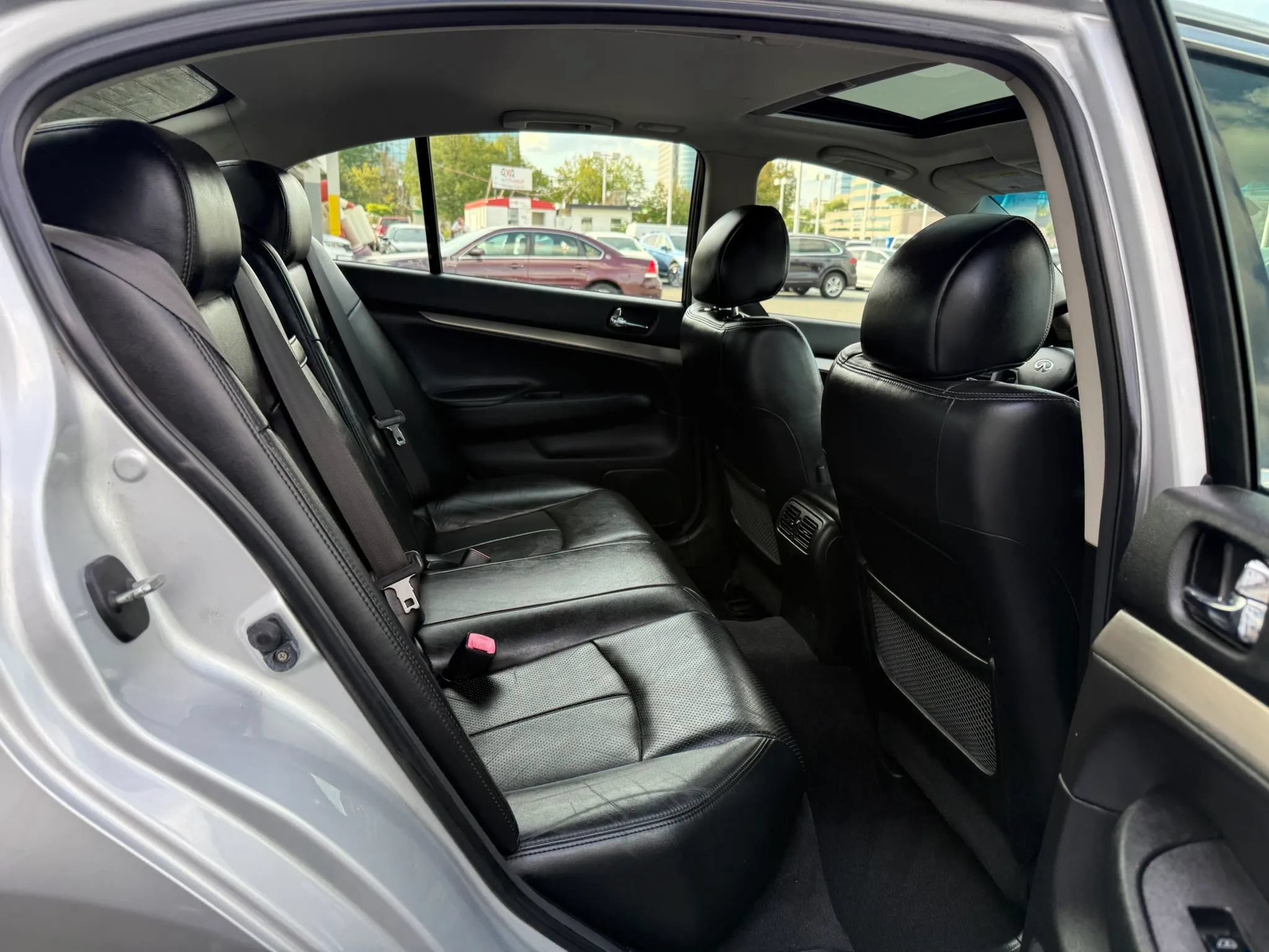 Used 2011 INFINITI G37 x Sedan w/ Premium Pkg AWD/4WD image 31