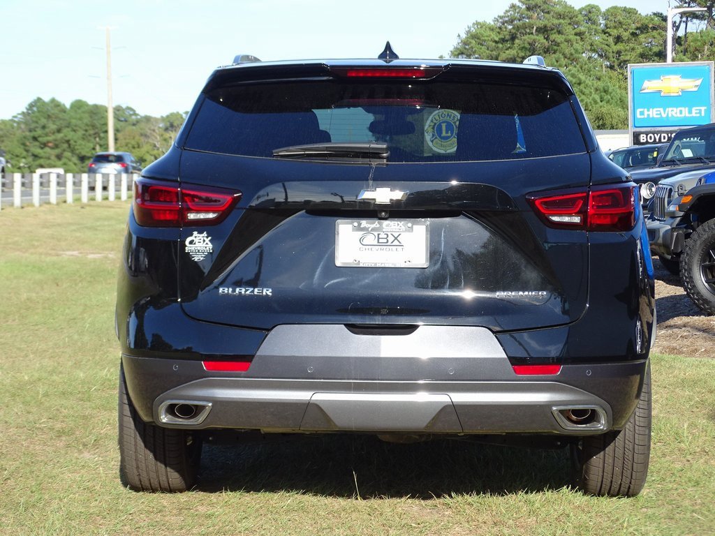 Used 2025 Chevrolet Blazer Premier w/ Enhanced Convenience Package image 5