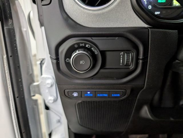 Used 2025 Jeep Wrangler Unlimited Sahara AWD/4WD image 18