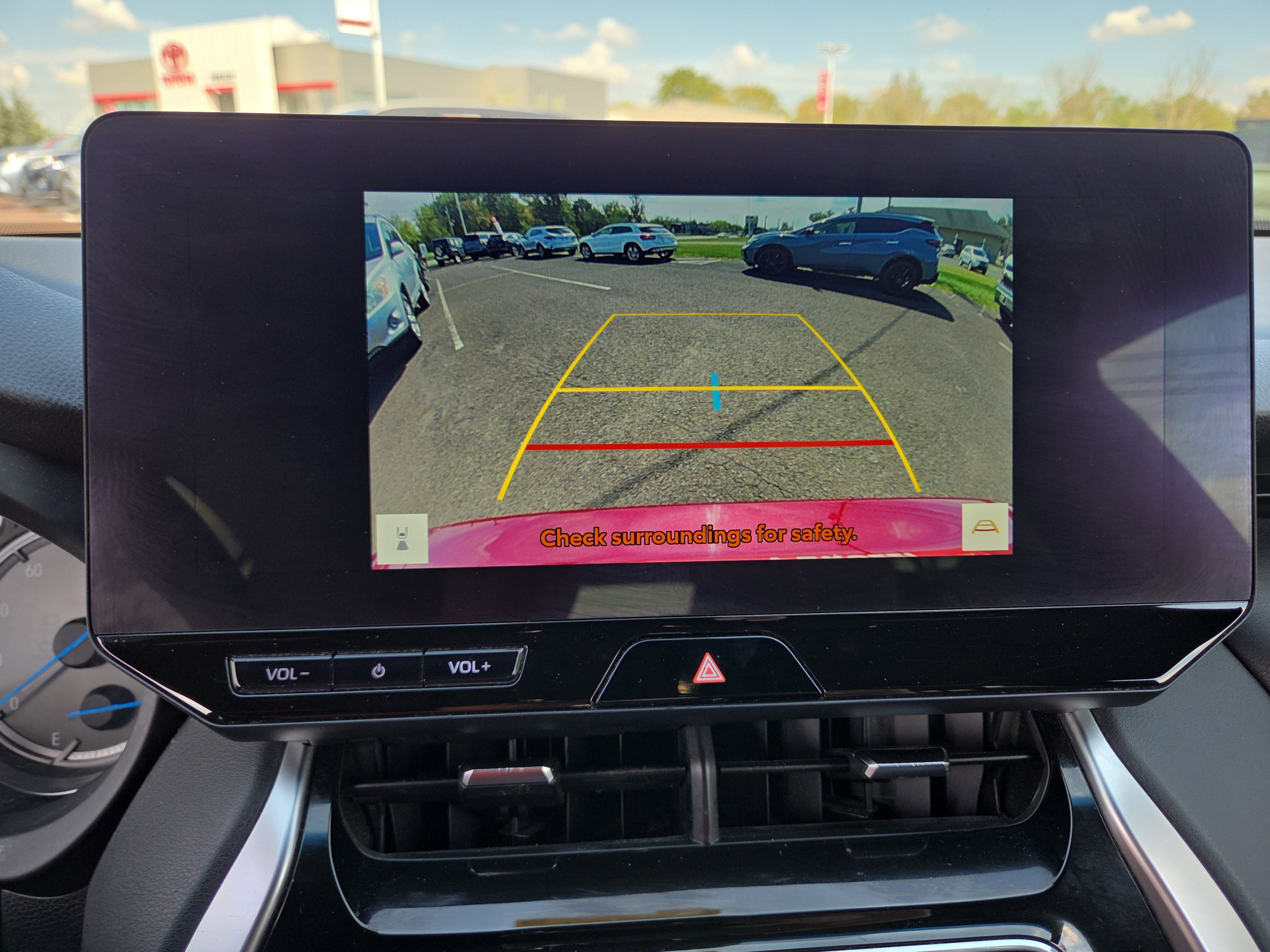 Certified 2023 Toyota Venza XLE image 23