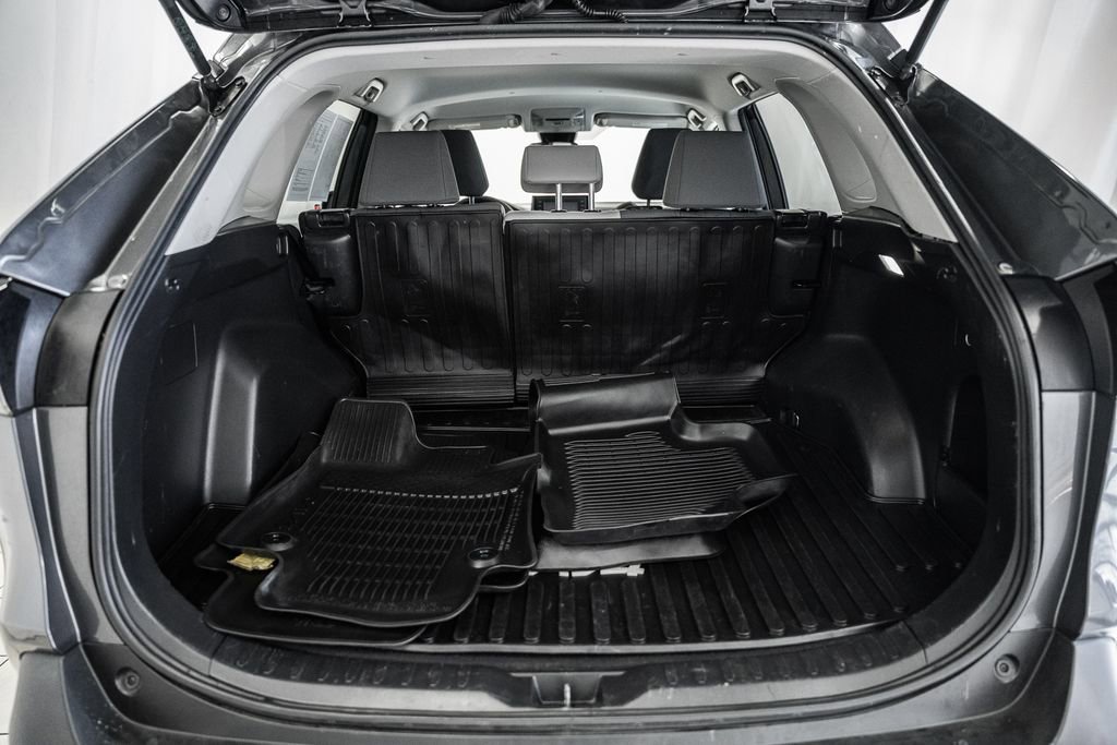 Used 2022 Toyota RAV4 XLE image 6