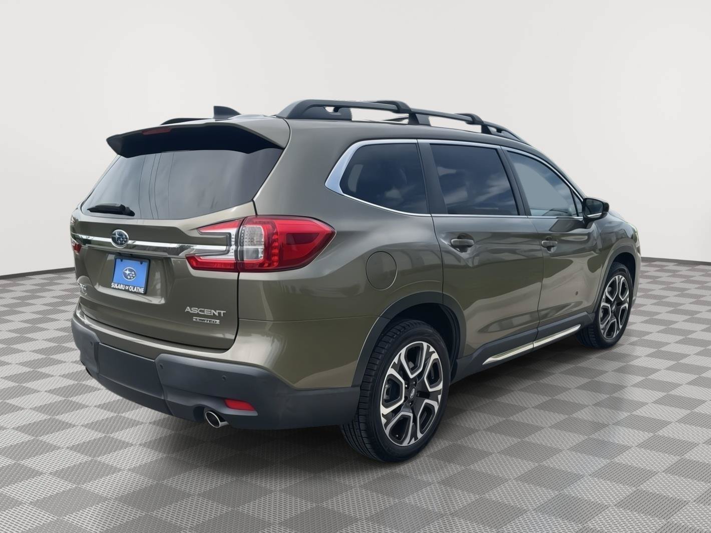 Used 2024 Subaru Ascent Limited AWD/4WD image 12