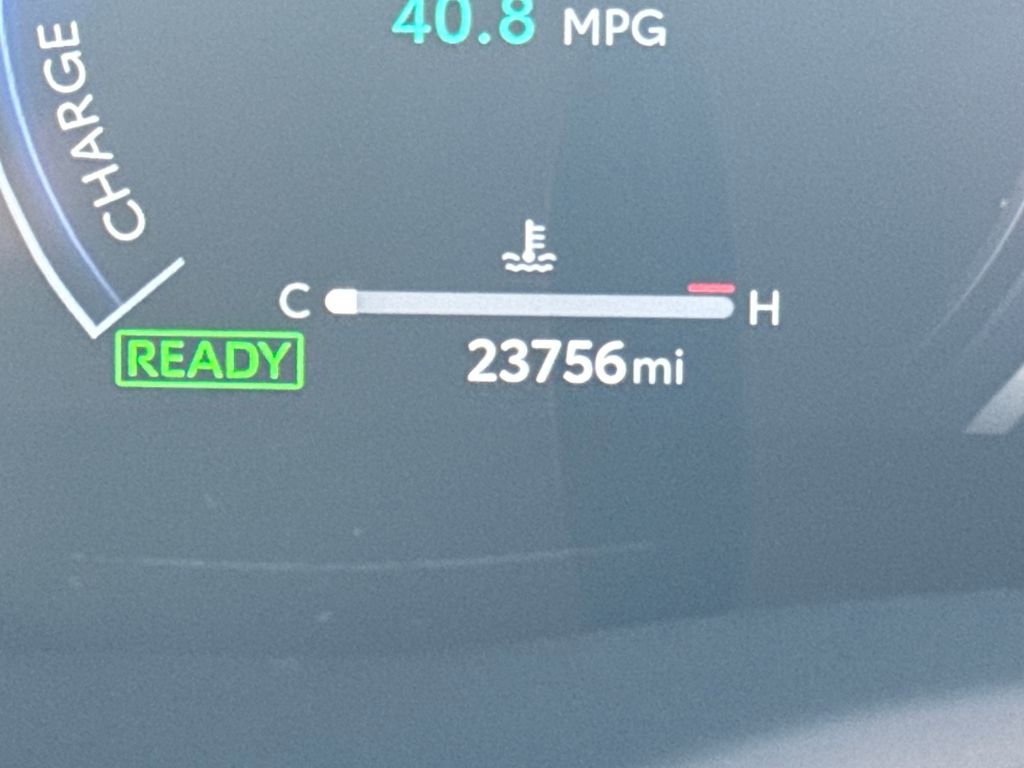 Used 2025 Toyota Camry XLE image 5