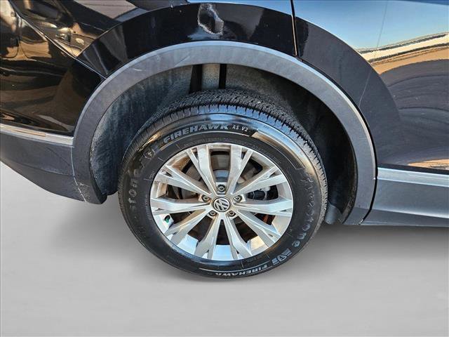 Used 2018 Volkswagen Tiguan SE image 25