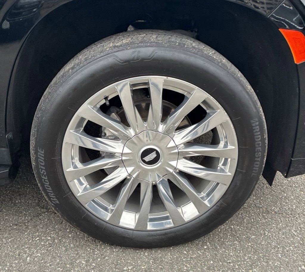 Used 2023 Cadillac Escalade Premium Luxury image 14