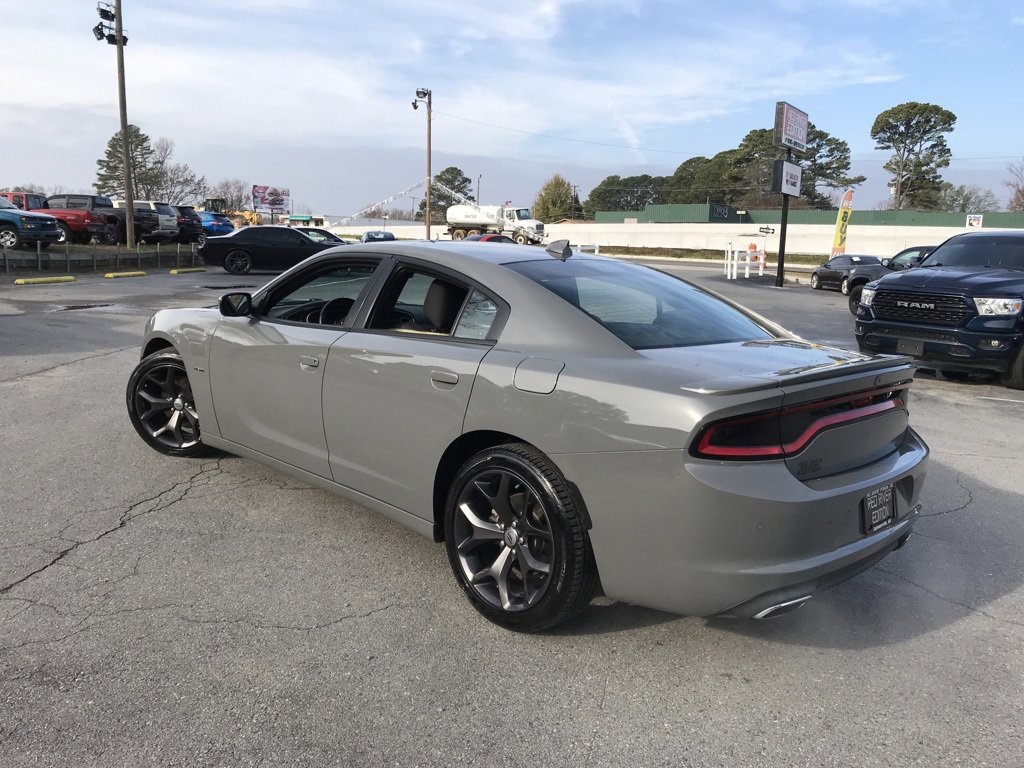 Used 2017 Dodge Charger R/T w/ Driver Confidence Group image 3