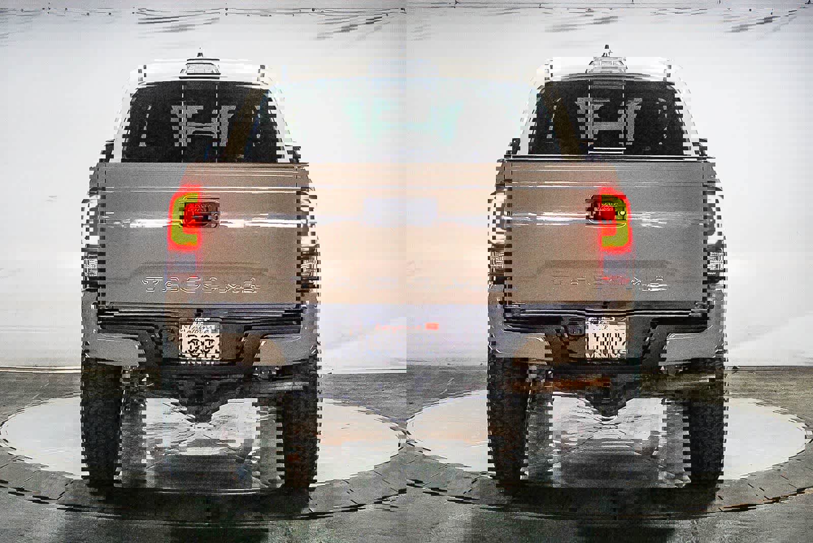 Used 2019 Toyota Tacoma TRD Off-Road w/ Technology Package AWD/4WD image 9