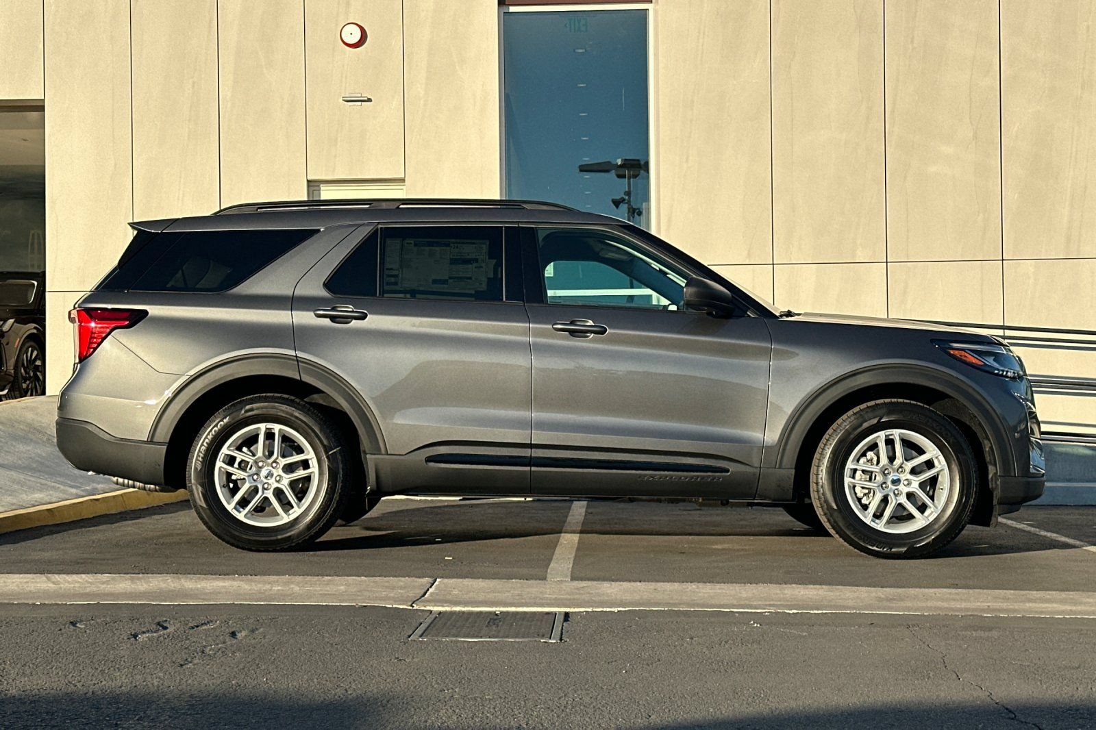 New 2026 Ford Explorer Active w/ Active Comfort Package RWD image 2