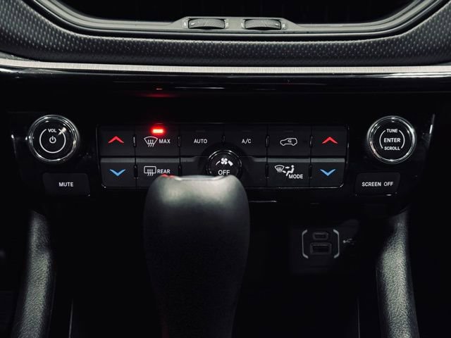 Used 2025 Jeep Compass Trailhawk w/ Trailhawk Elite Group image 32