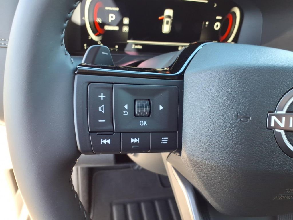 New 2026 Nissan Pathfinder Platinum FWD image 10