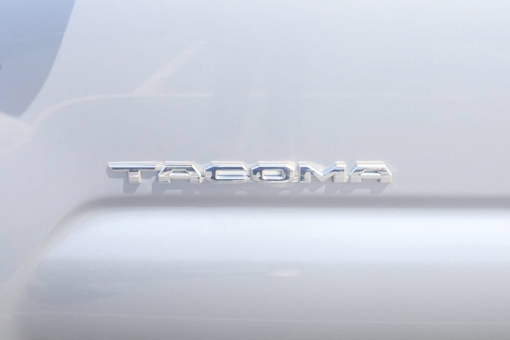 Certified 2021 Toyota Tacoma SR5 AWD/4WD image 30
