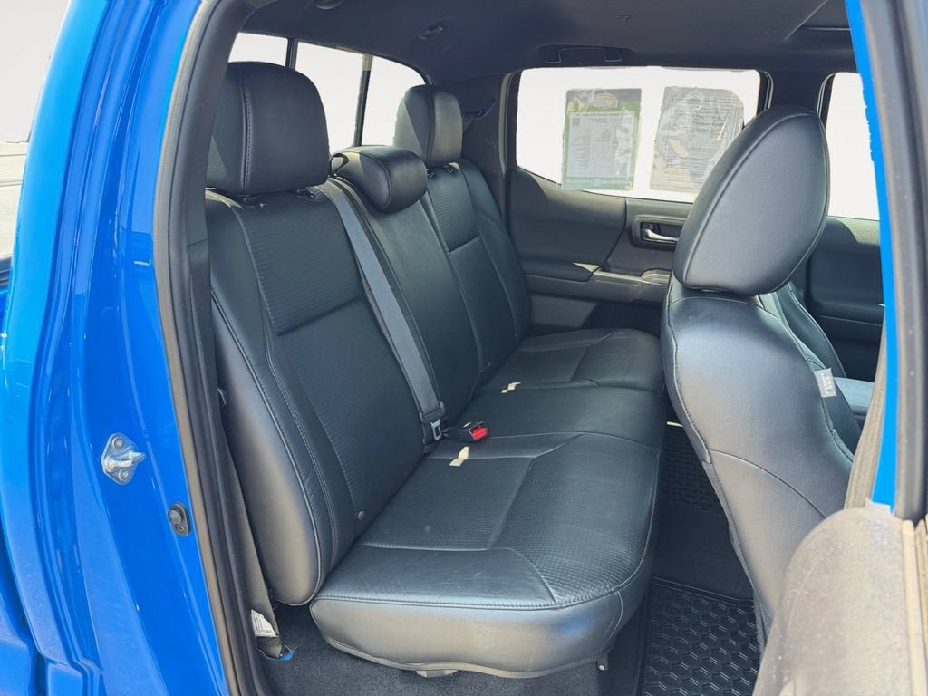 Used 2021 Toyota Tacoma TRD Sport AWD/4WD image 23
