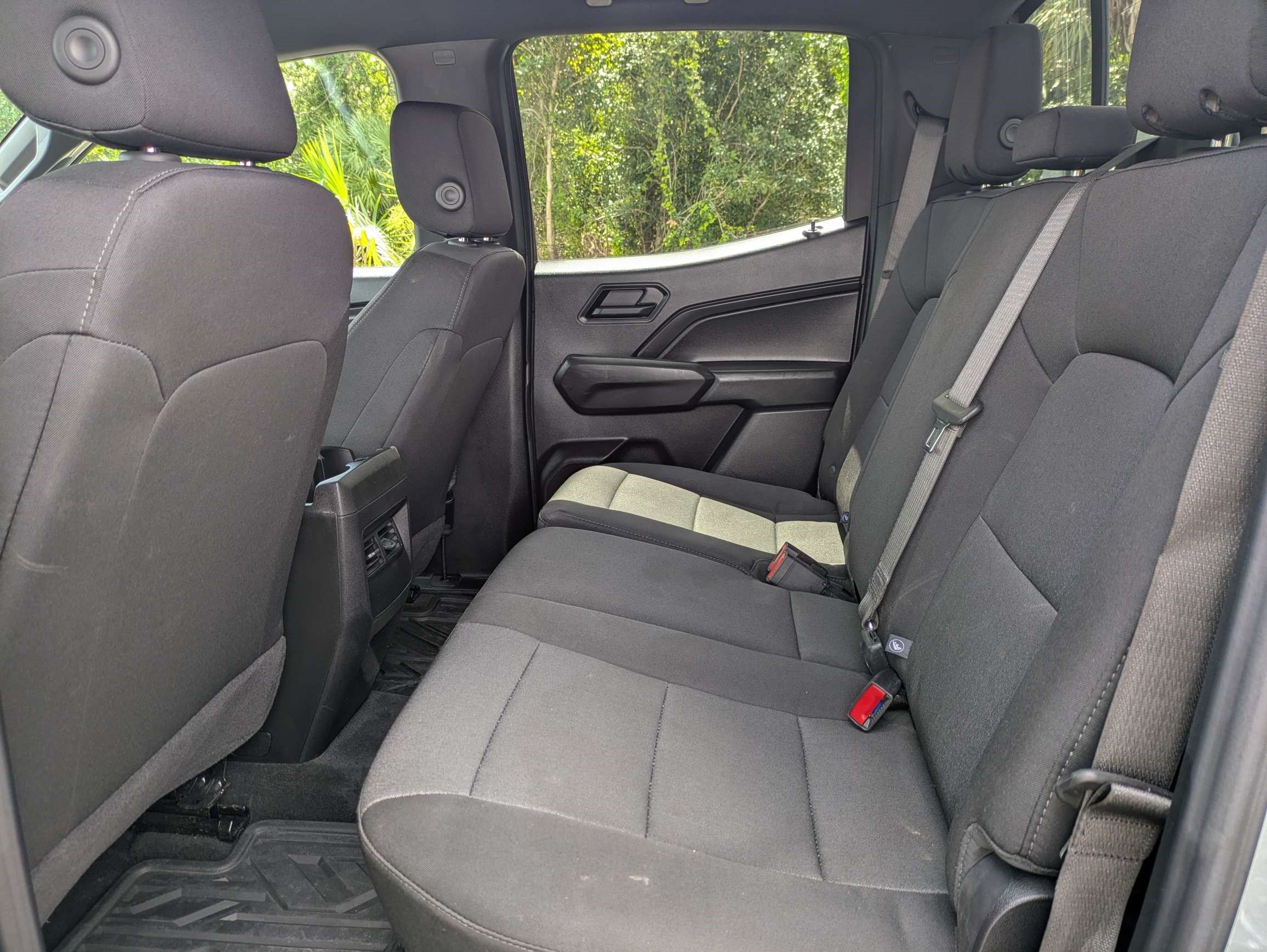 Used 2025 Chevrolet Colorado W/T RWD image 13