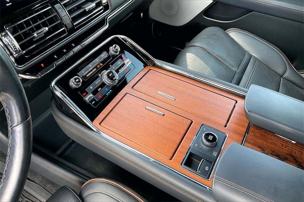 Used 2023 Lincoln Navigator Black Label image 15