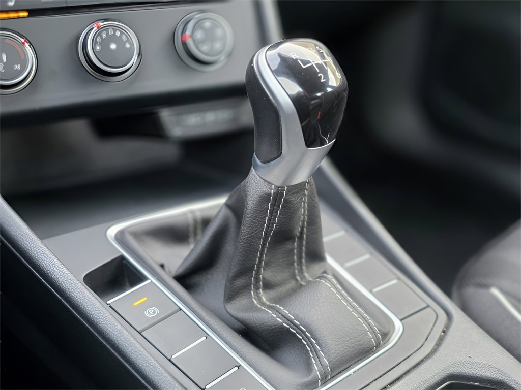 Used 2024 Volkswagen Jetta Sport image 32