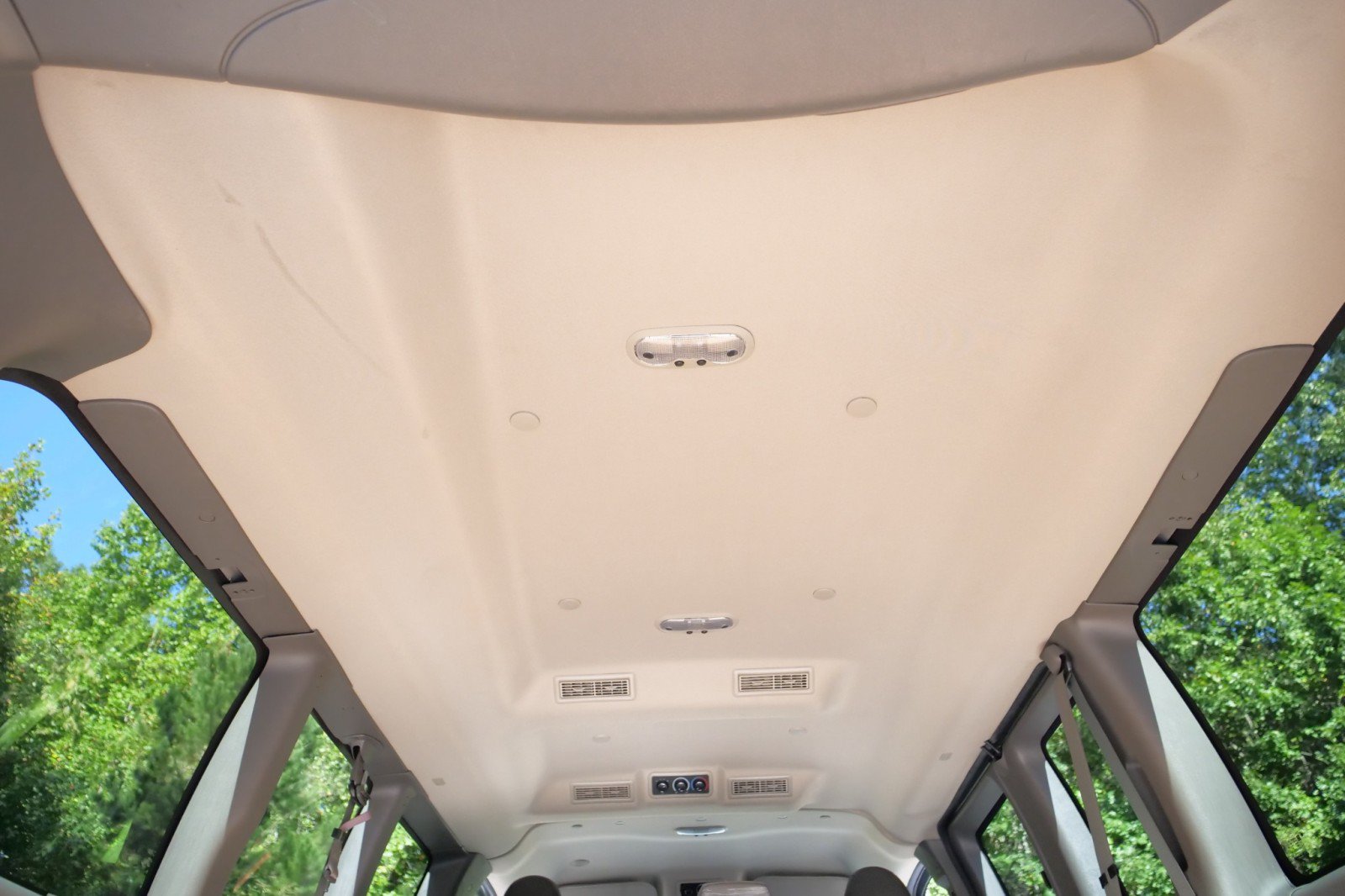Used 2022 GMC Savana 2500 w/ Communications Package RWD image 21