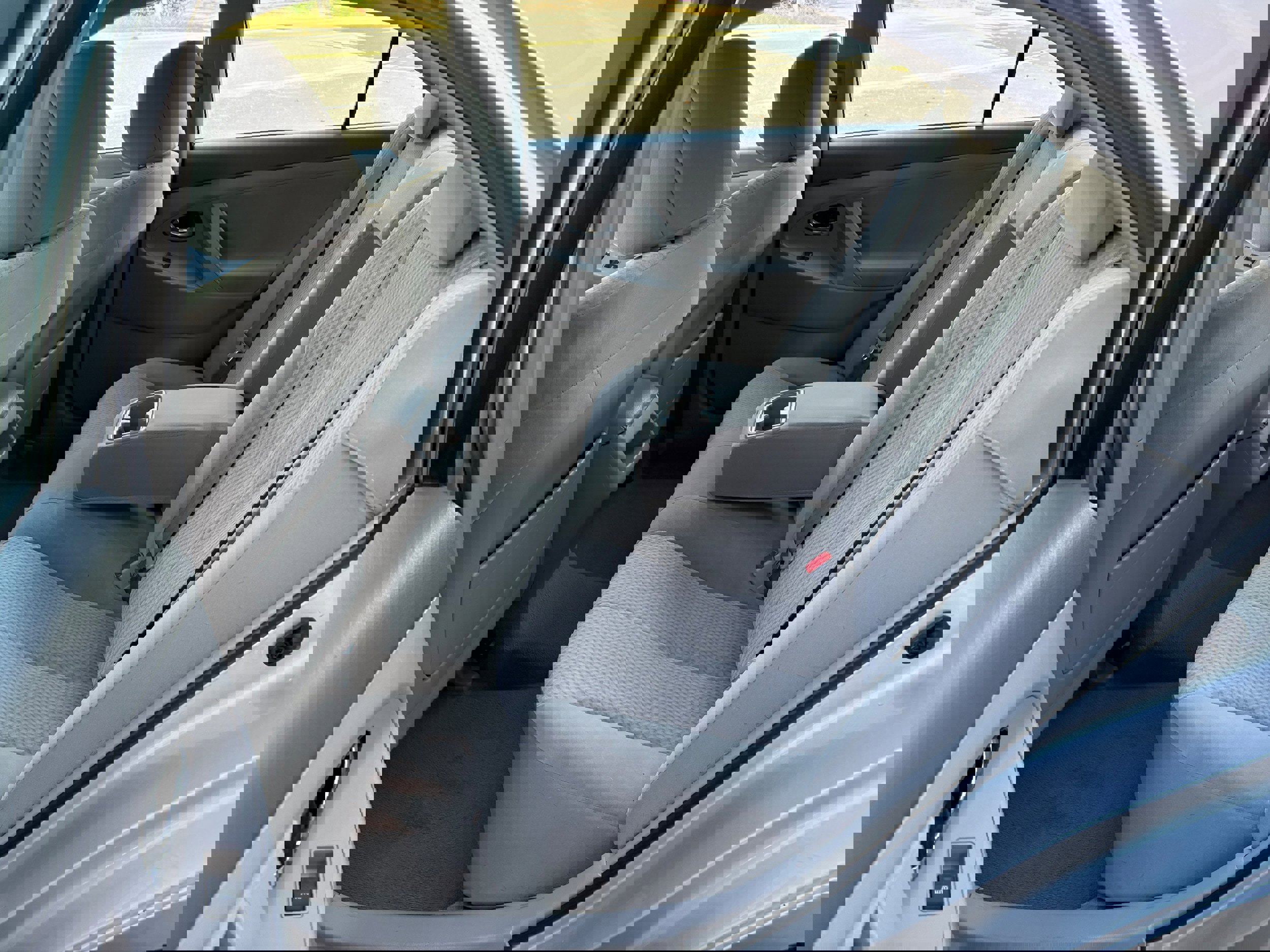 Used 2011 Toyota Camry LE image 11