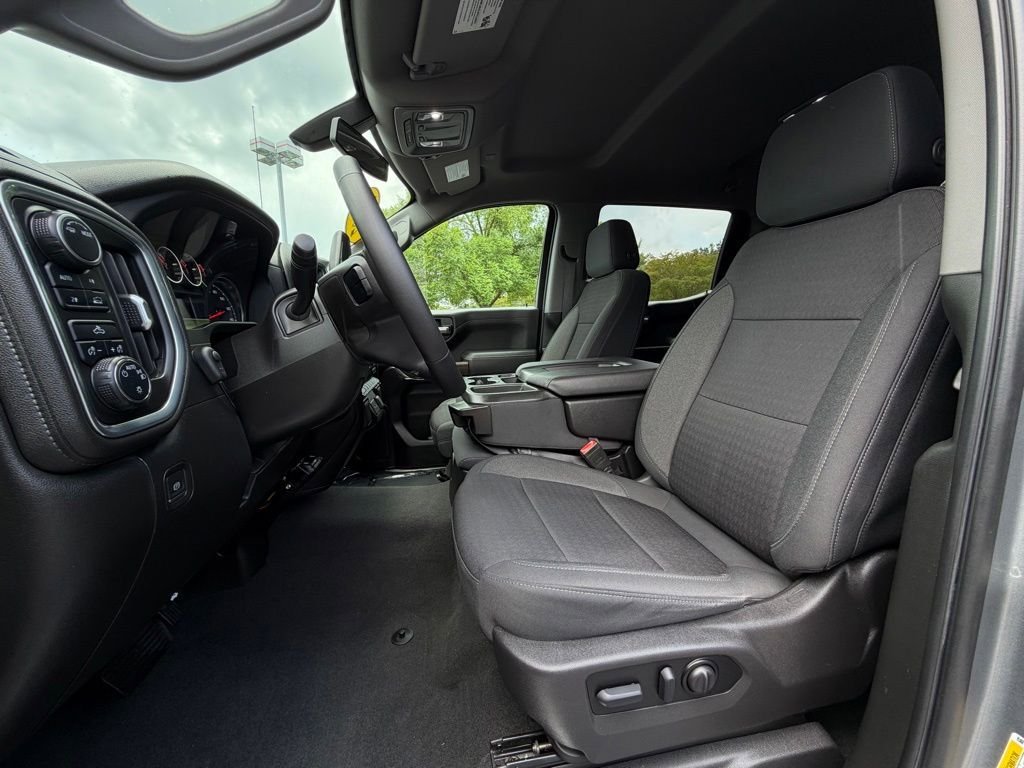 Used 2022 Chevrolet Silverado 1500 LT AWD/4WD image 31